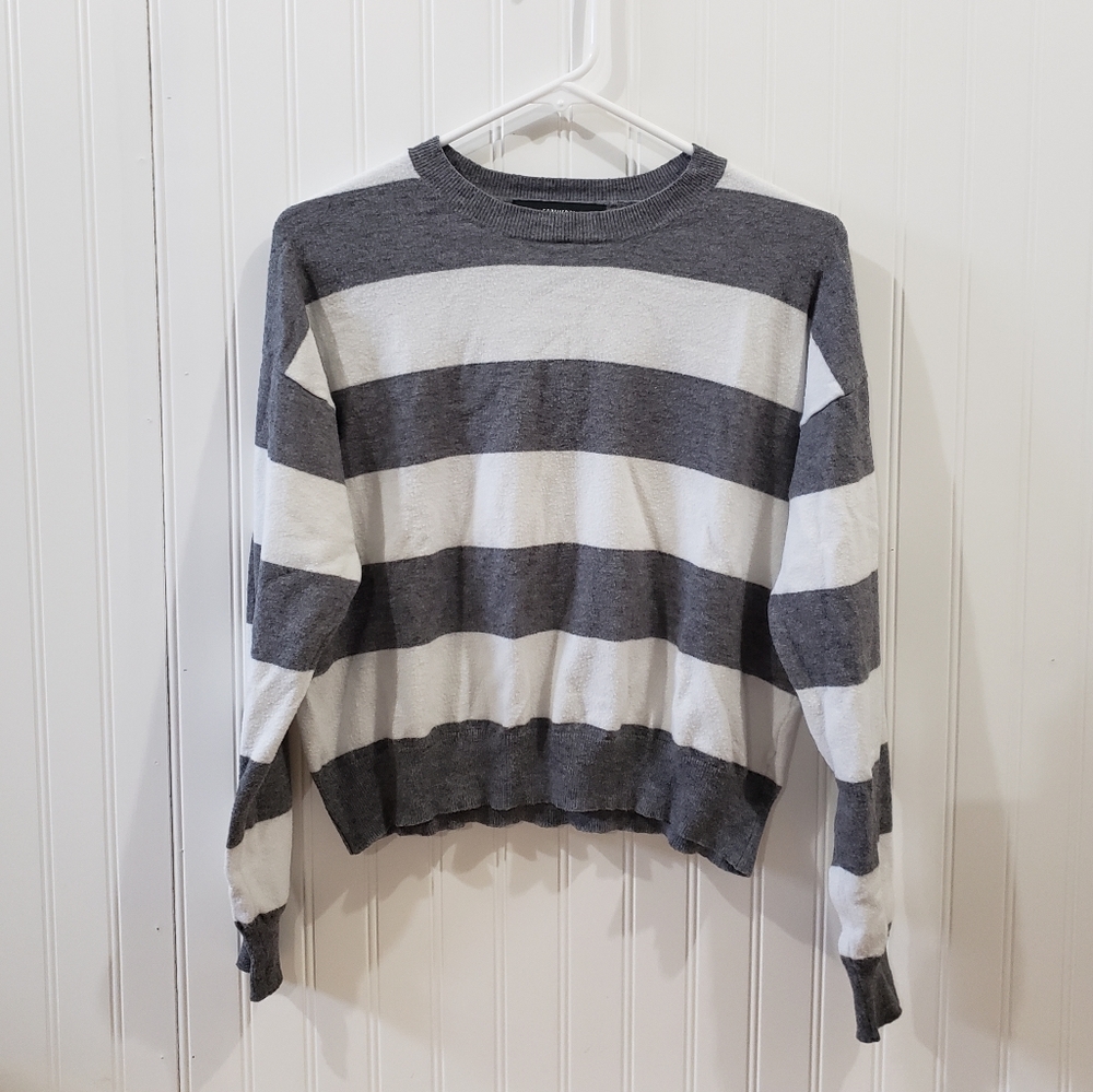 Forever 21 Striped Cropped Sweater Sz M